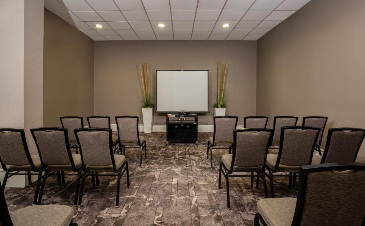 Pomeroy Hotel & Conference Centre Grande Prairie Dış mekan fotoğraf