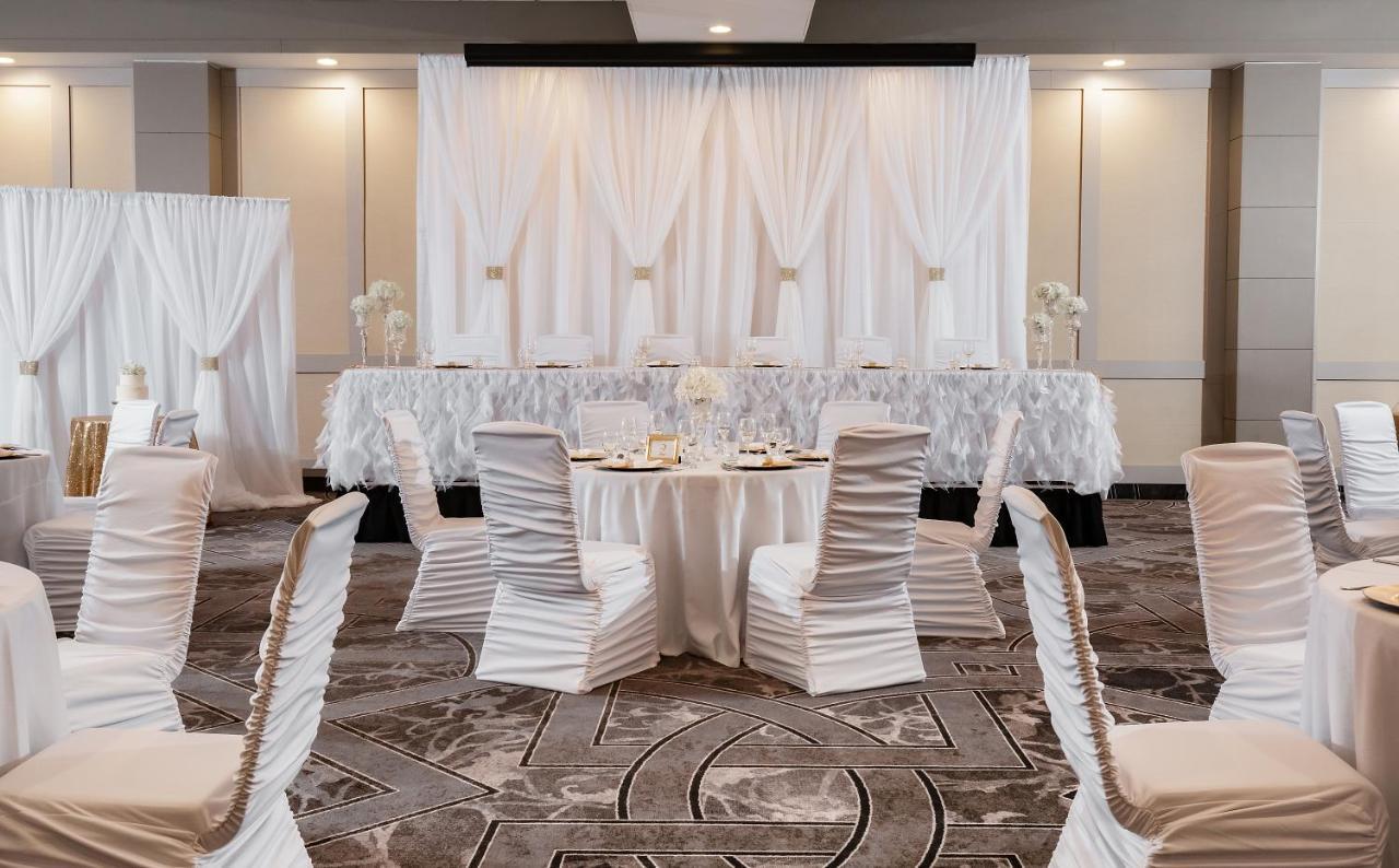 Pomeroy Hotel & Conference Centre Grande Prairie Dış mekan fotoğraf
