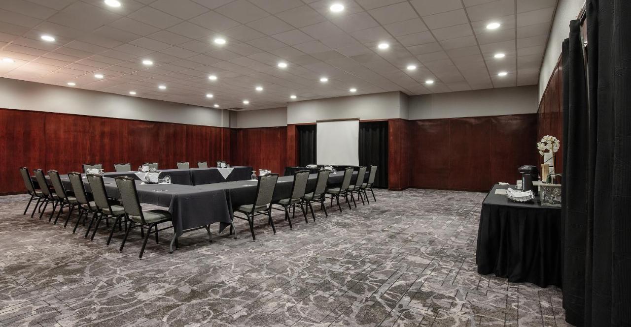 Pomeroy Hotel & Conference Centre Grande Prairie Dış mekan fotoğraf