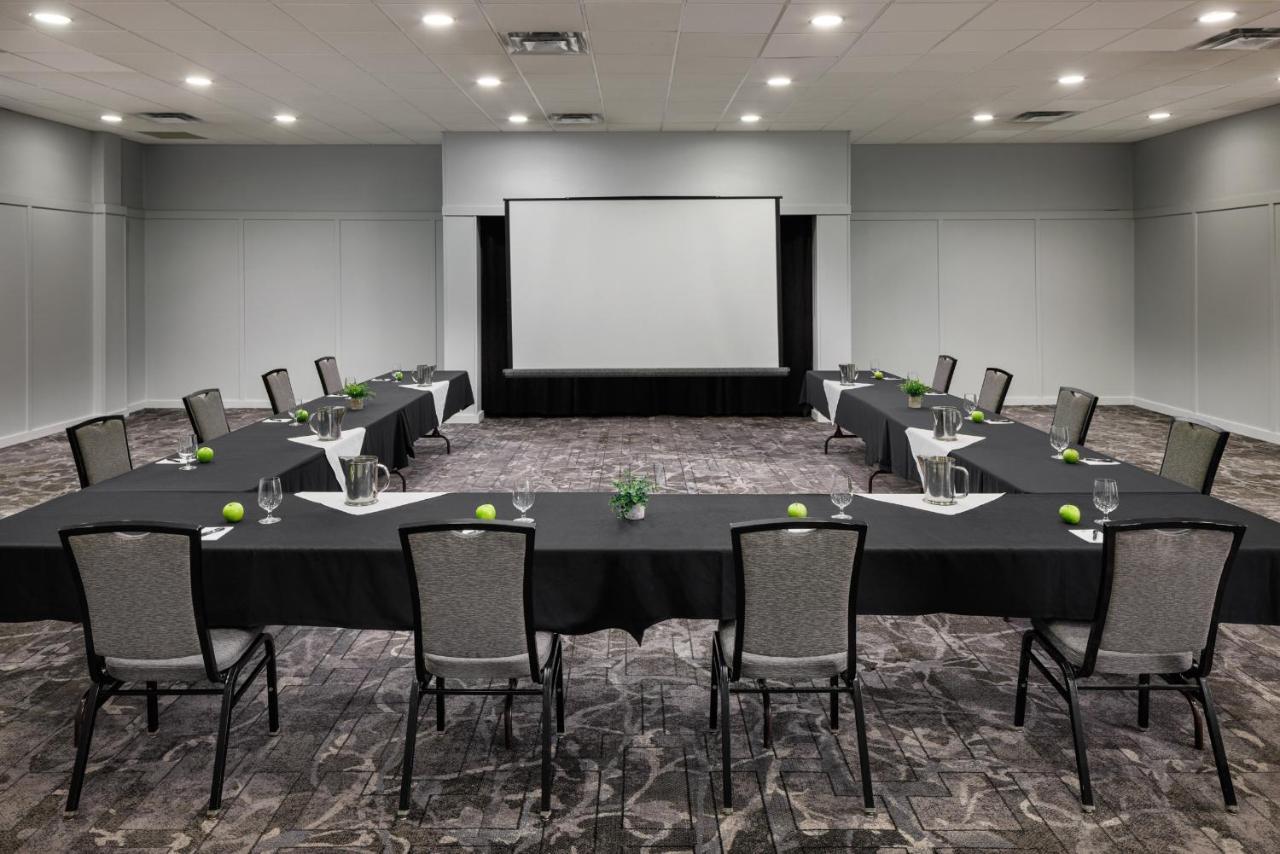 Pomeroy Hotel & Conference Centre Grande Prairie Dış mekan fotoğraf